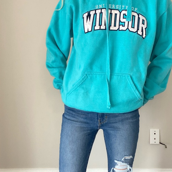 University of Windsor hoodie - Picture 3 of 4